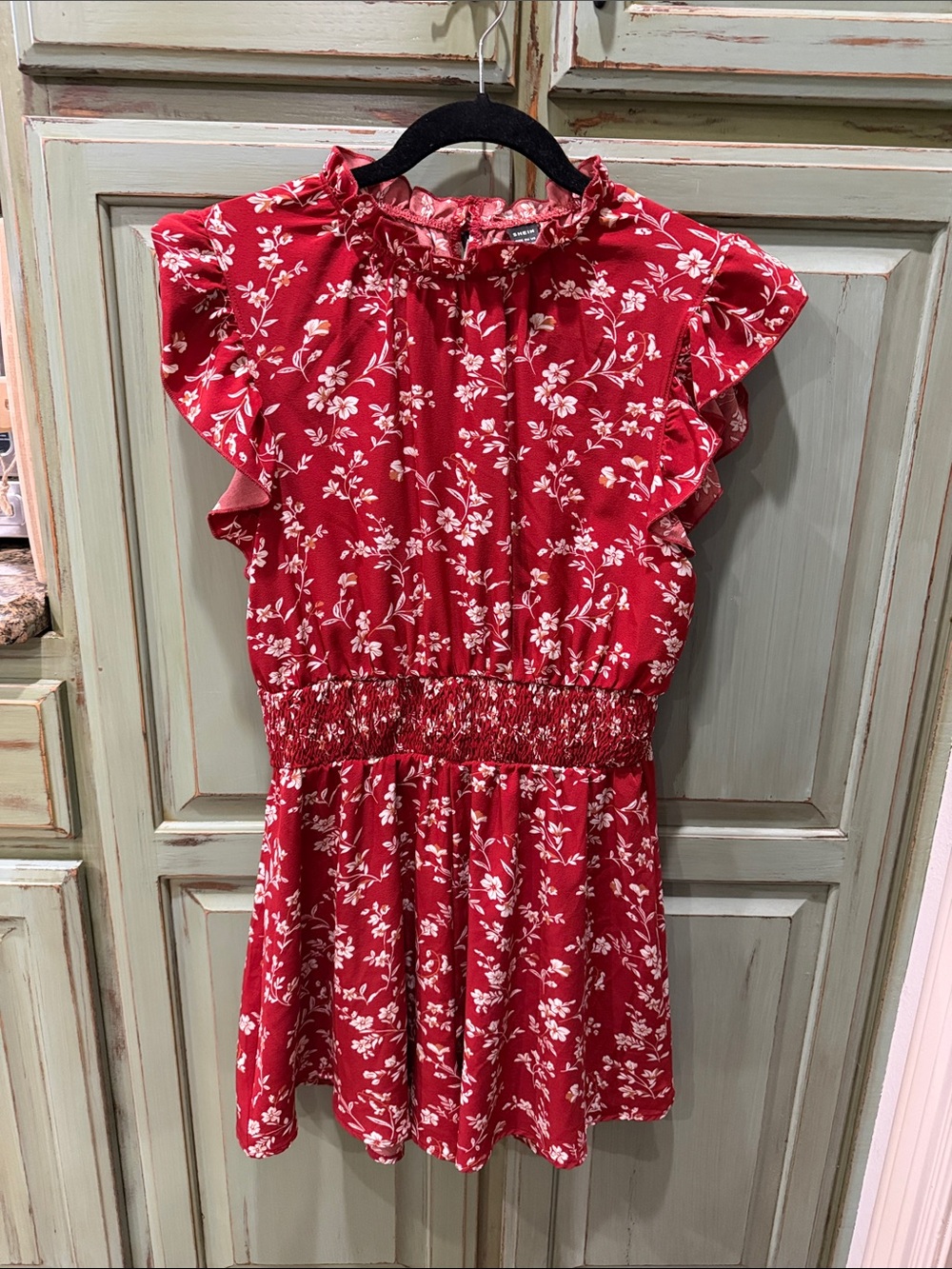 SHEIN Red Floral Smocked Waist Romper with Ruffle Sleeves